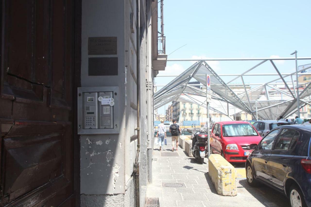 Garibaldi Station 2Punto0 Panzió Nápoly Kültér fotó